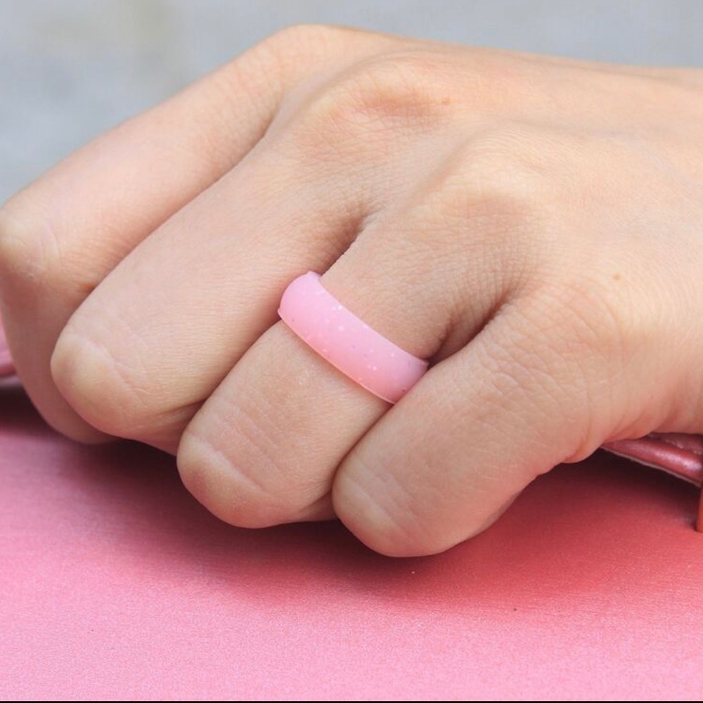 💖5 items for $25 Sale!💖 4 pcs/set Colorful Silicon Rings - Picture 2 of 4